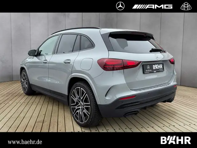 Mercedes-Benz Gla view 3