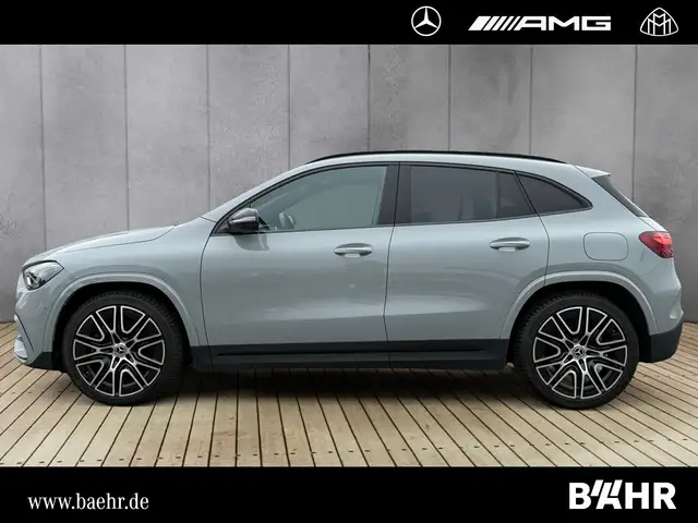 Mercedes-Benz Gla view 2