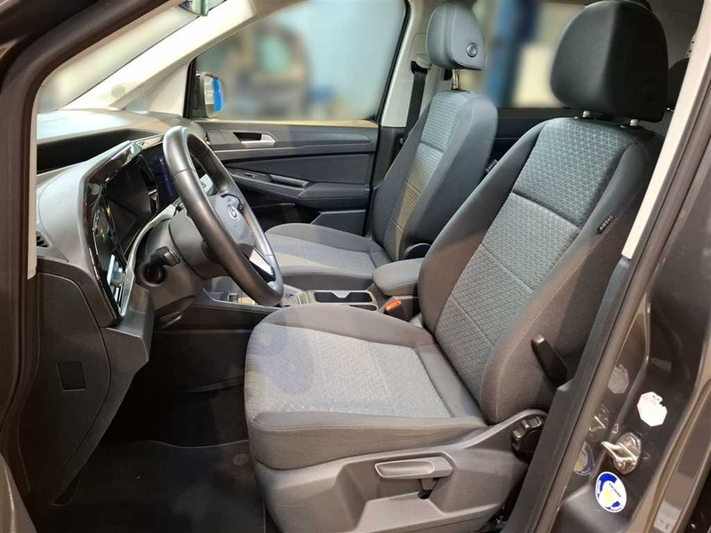Ford Grand Tourneo Titanium 2.0 EcoBlue — photo 17