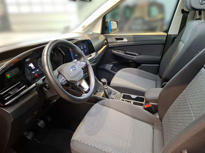 Ford Grand Tourneo Titanium 2.0 EcoBlue — photo 8