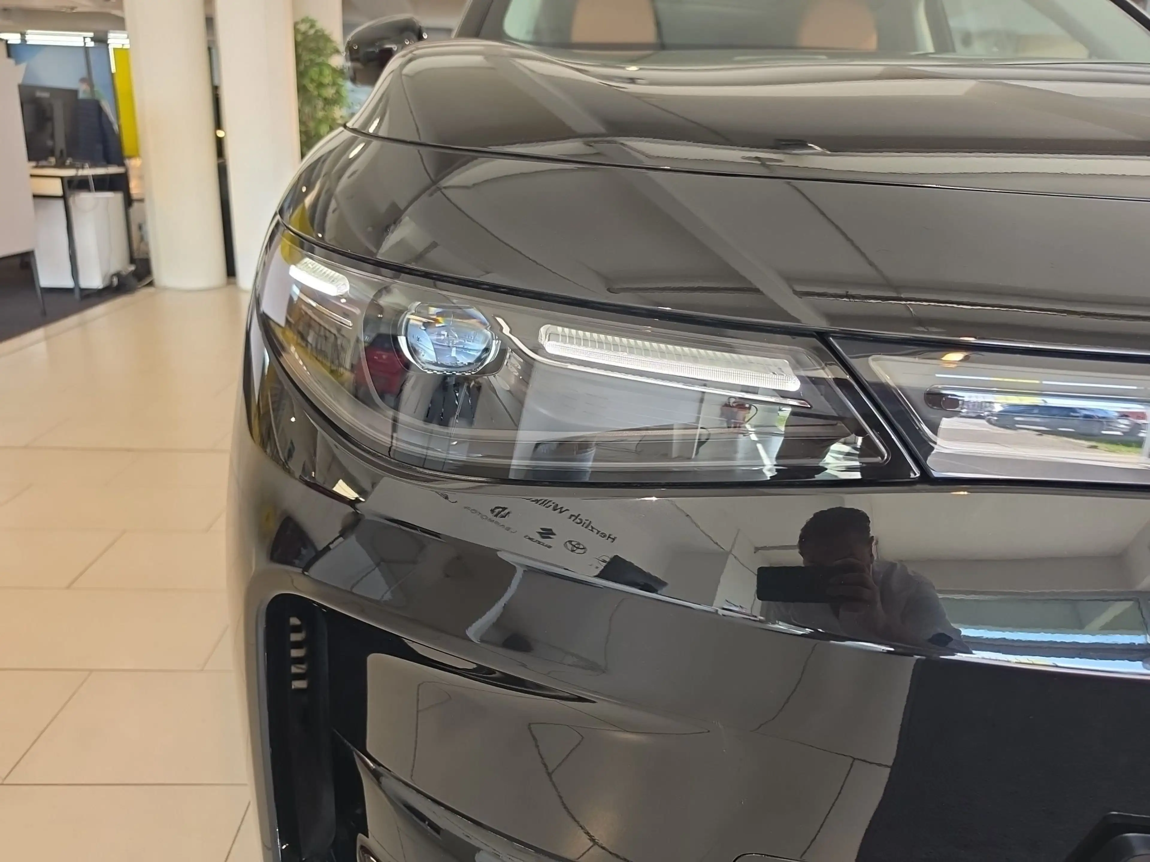 Leapmotor C10 Hybrid-EV Design — photo 9