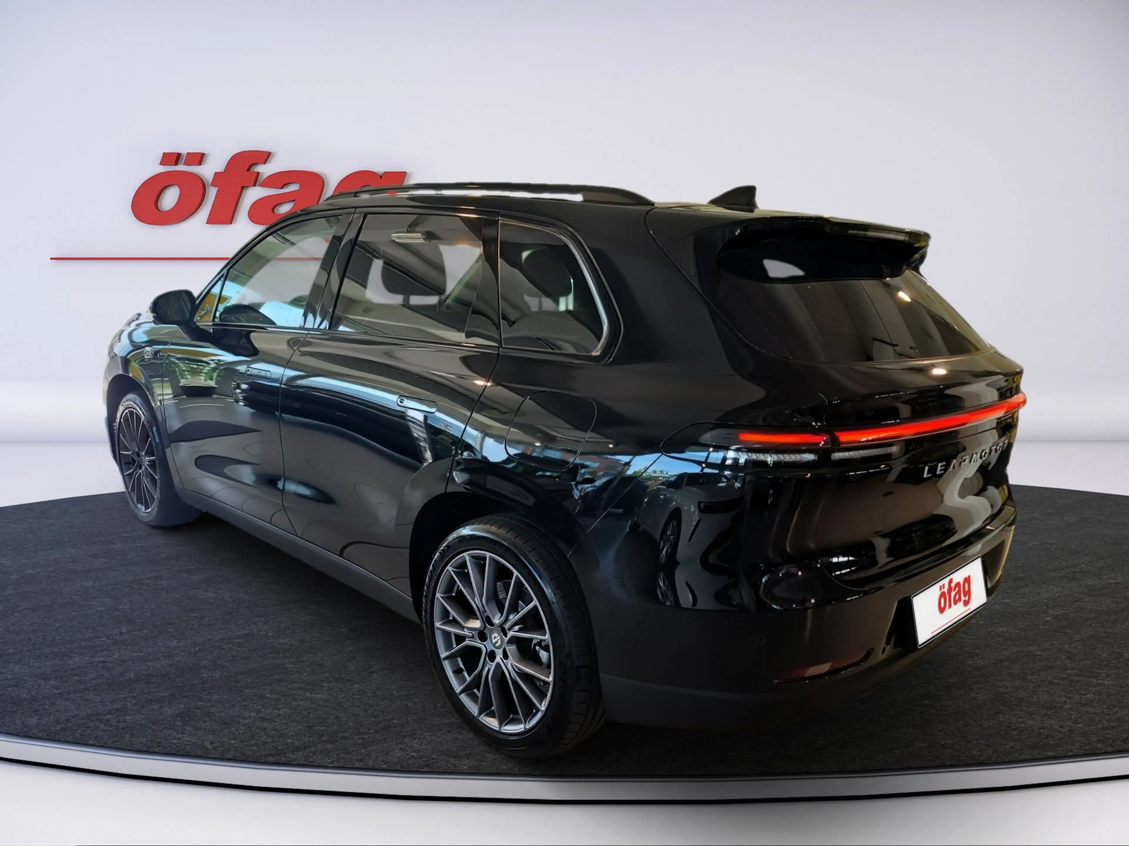 Leapmotor C10 Hybrid-EV Design — photo 4