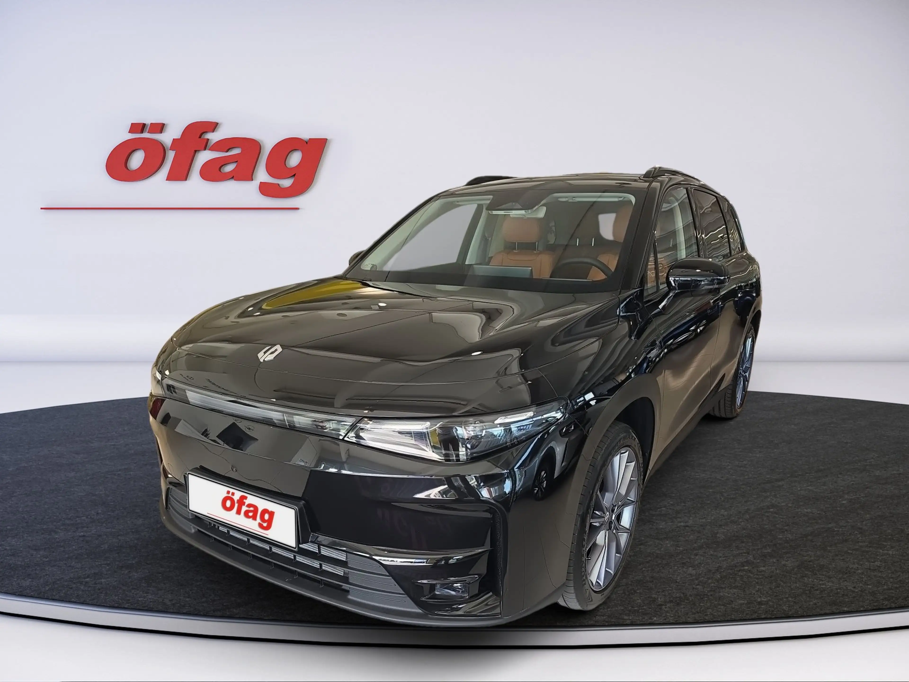 Leapmotor C10 Hybrid-EV Design — photo 3