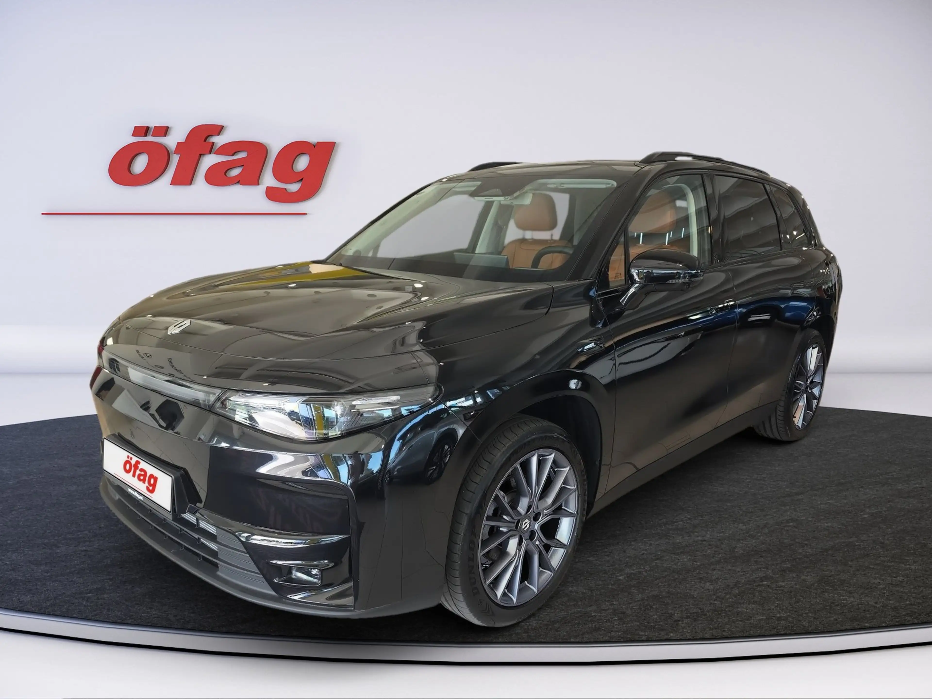 Leapmotor C10 Hybrid-EV Design — photo 2