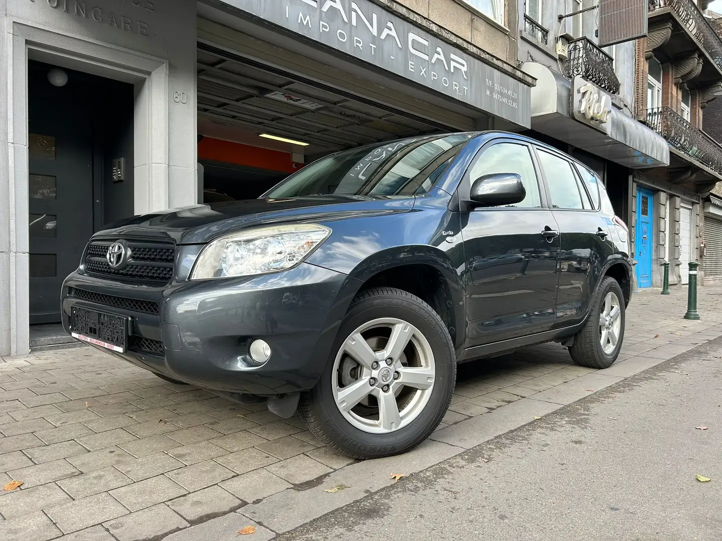 Toyota RAV 4 2.2 Turbo D-4D 16v VX Grijs - 1