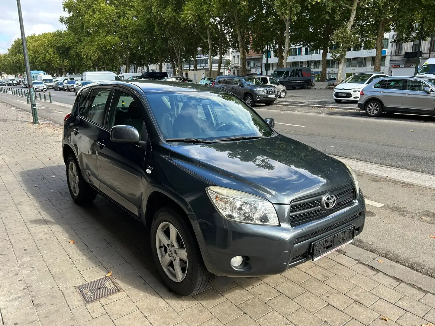 Toyota RAV 4 2.2 Turbo D-4D 16v VX Grijs - 2