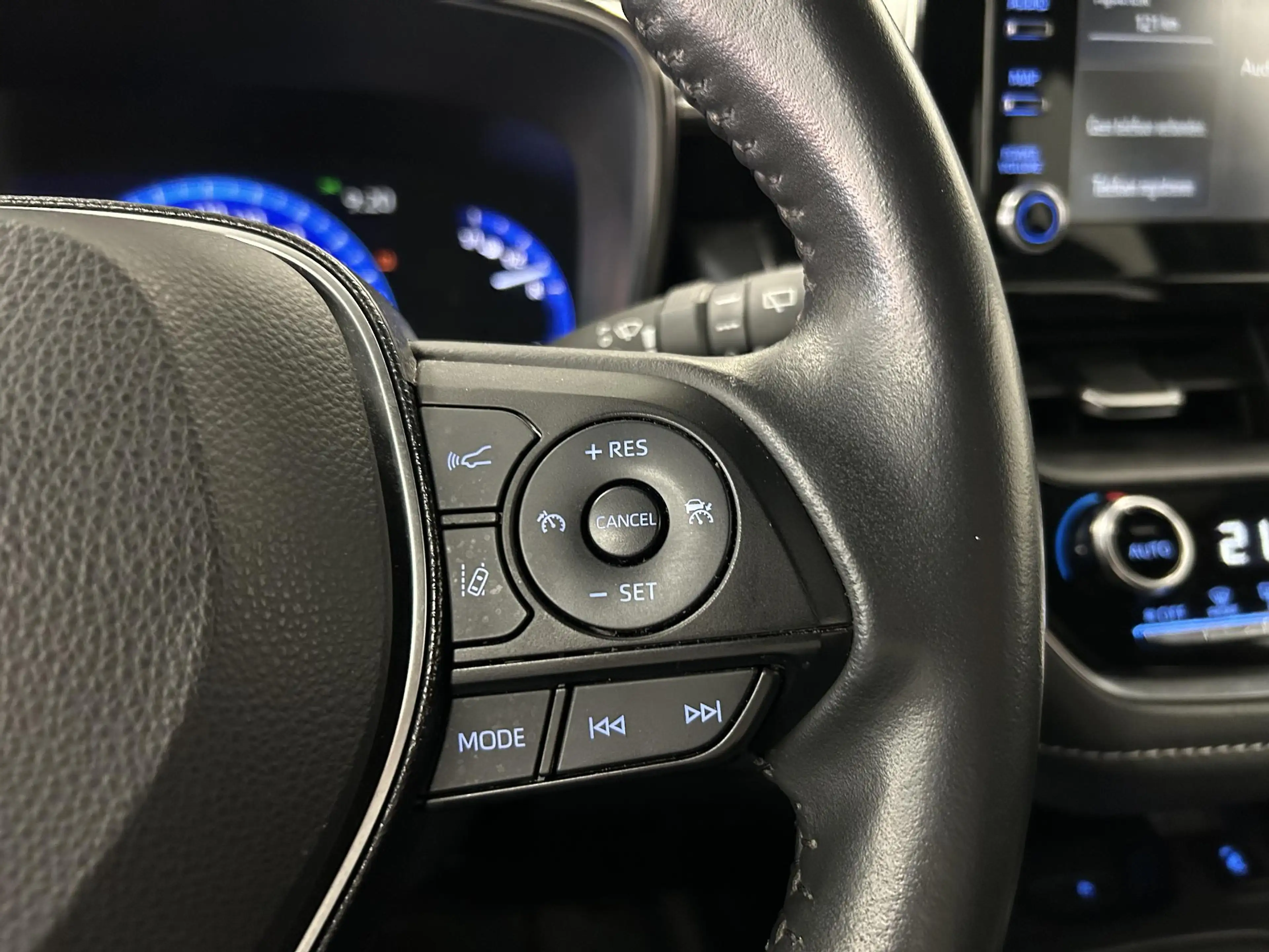 Toyota Corolla Touring Sports 1.8 Hybrid Dynamic | CAMERA | LED | — photo 25