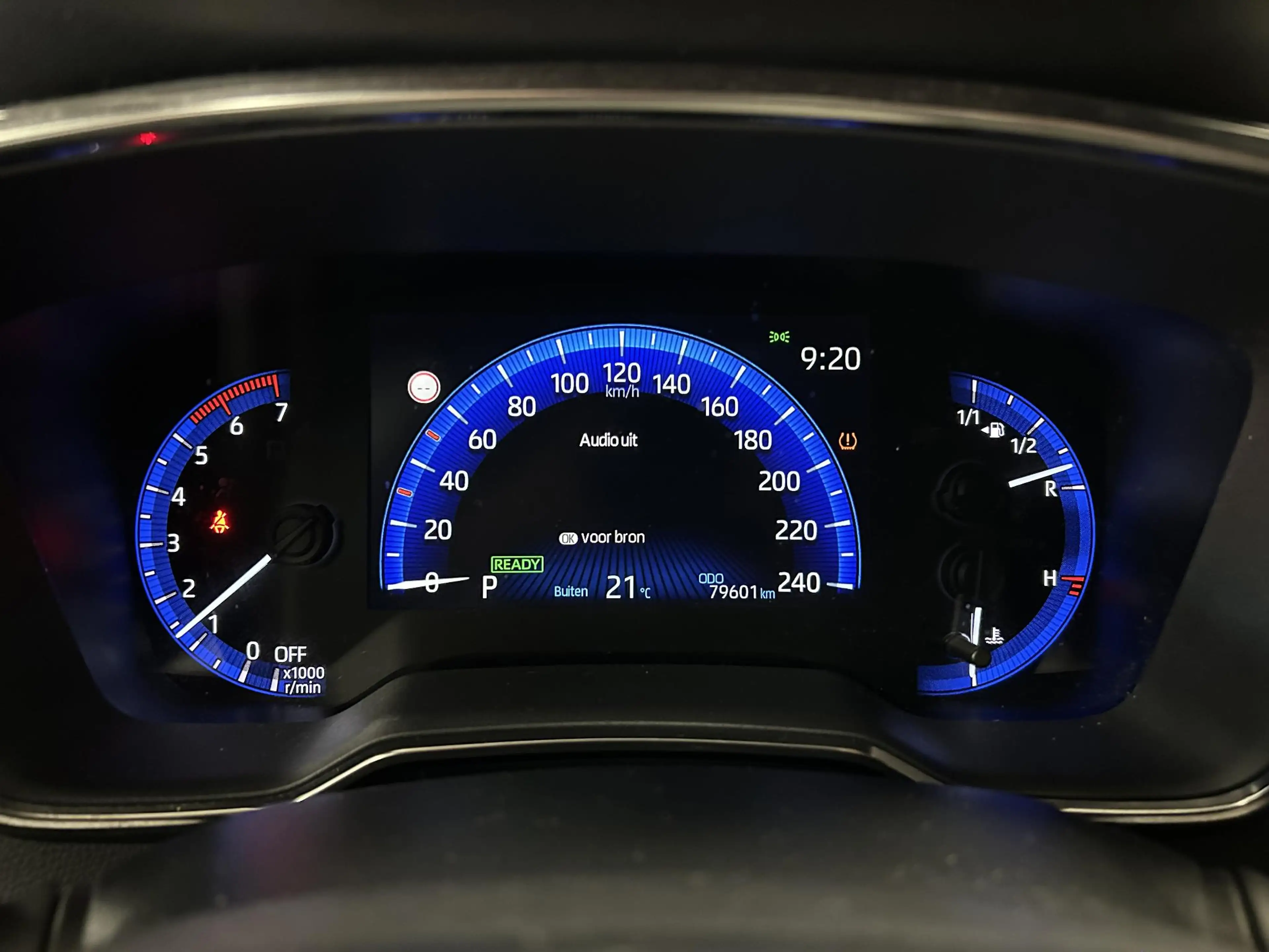 Toyota Corolla Touring Sports 1.8 Hybrid Dynamic | CAMERA | LED | — photo 4