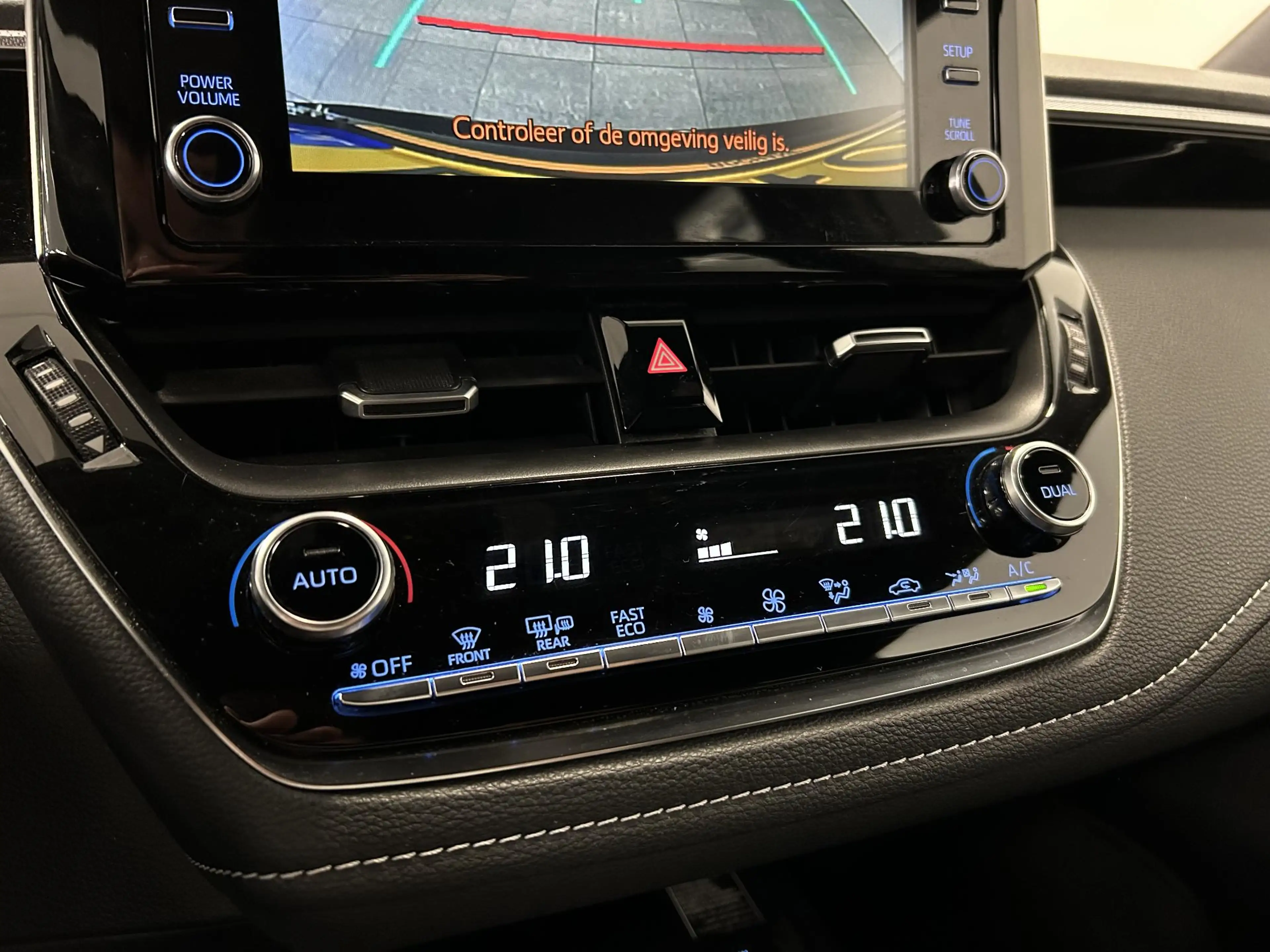 Toyota Corolla Touring Sports 1.8 Hybrid Dynamic | CAMERA | LED | — photo 14