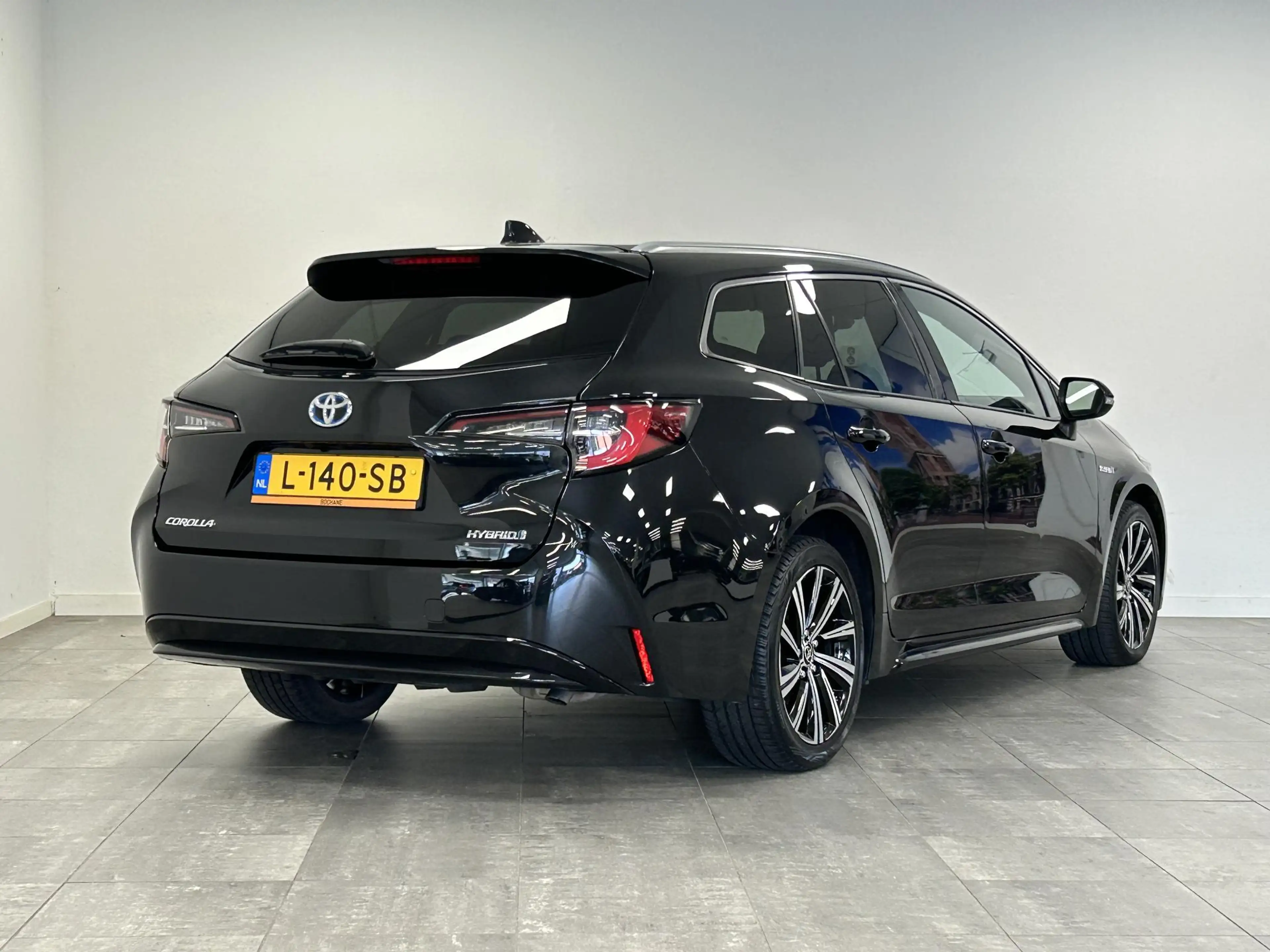 Toyota Corolla Touring Sports 1.8 Hybrid Dynamic | CAMERA | LED | — photo 2