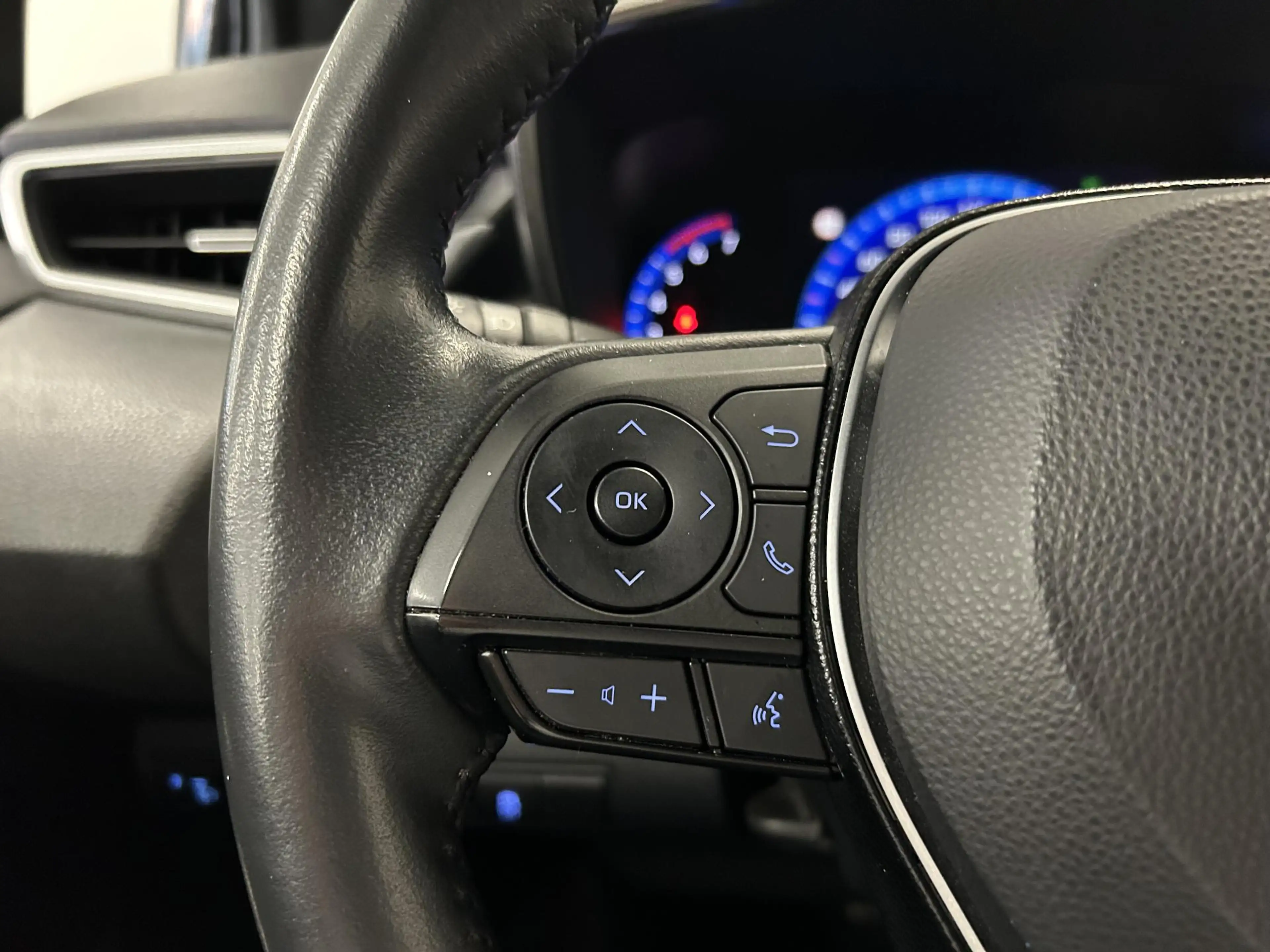 Toyota Corolla Touring Sports 1.8 Hybrid Dynamic | CAMERA | LED | — photo 24