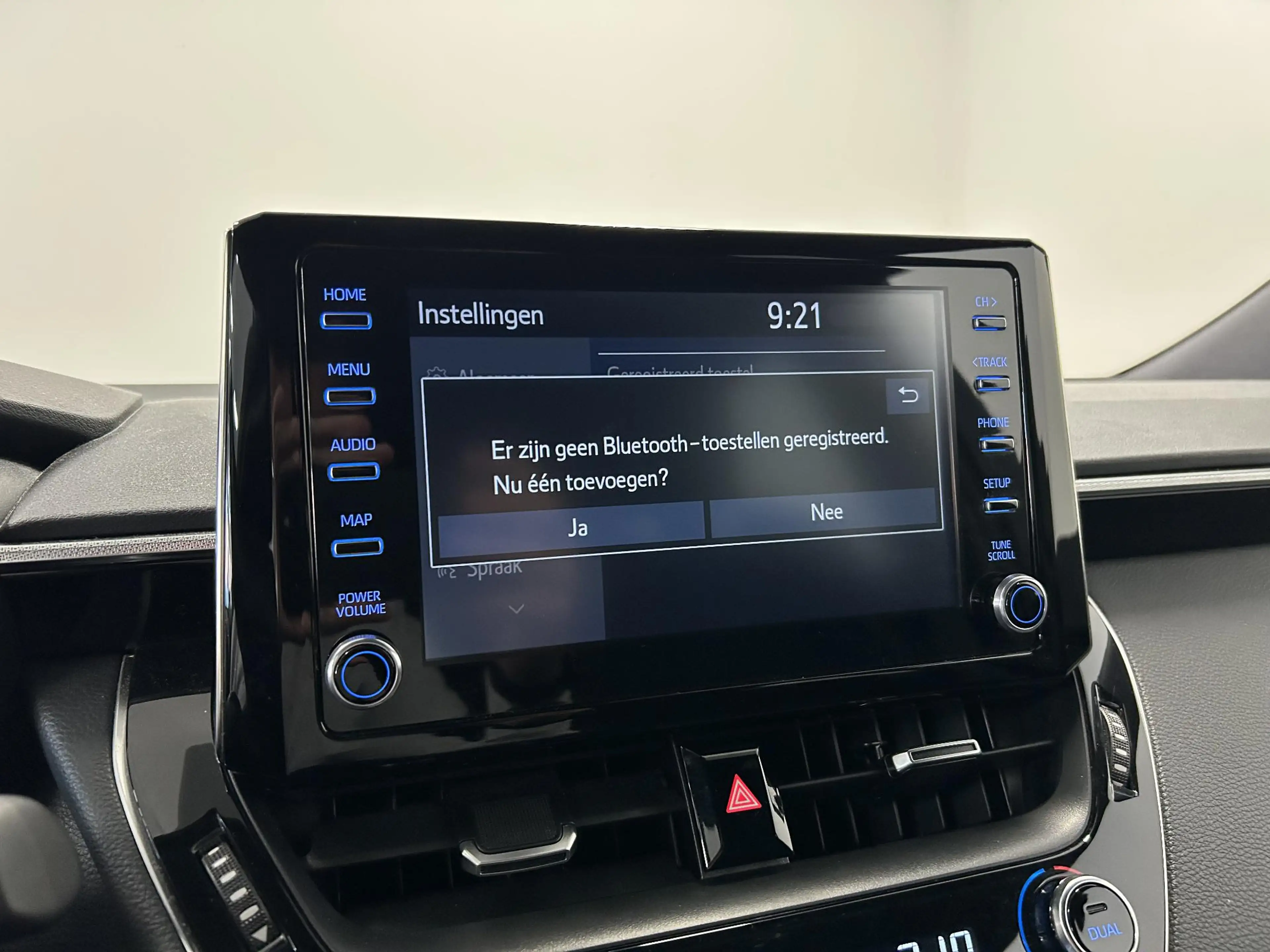 Toyota Corolla Touring Sports 1.8 Hybrid Dynamic | CAMERA | LED | — photo 13