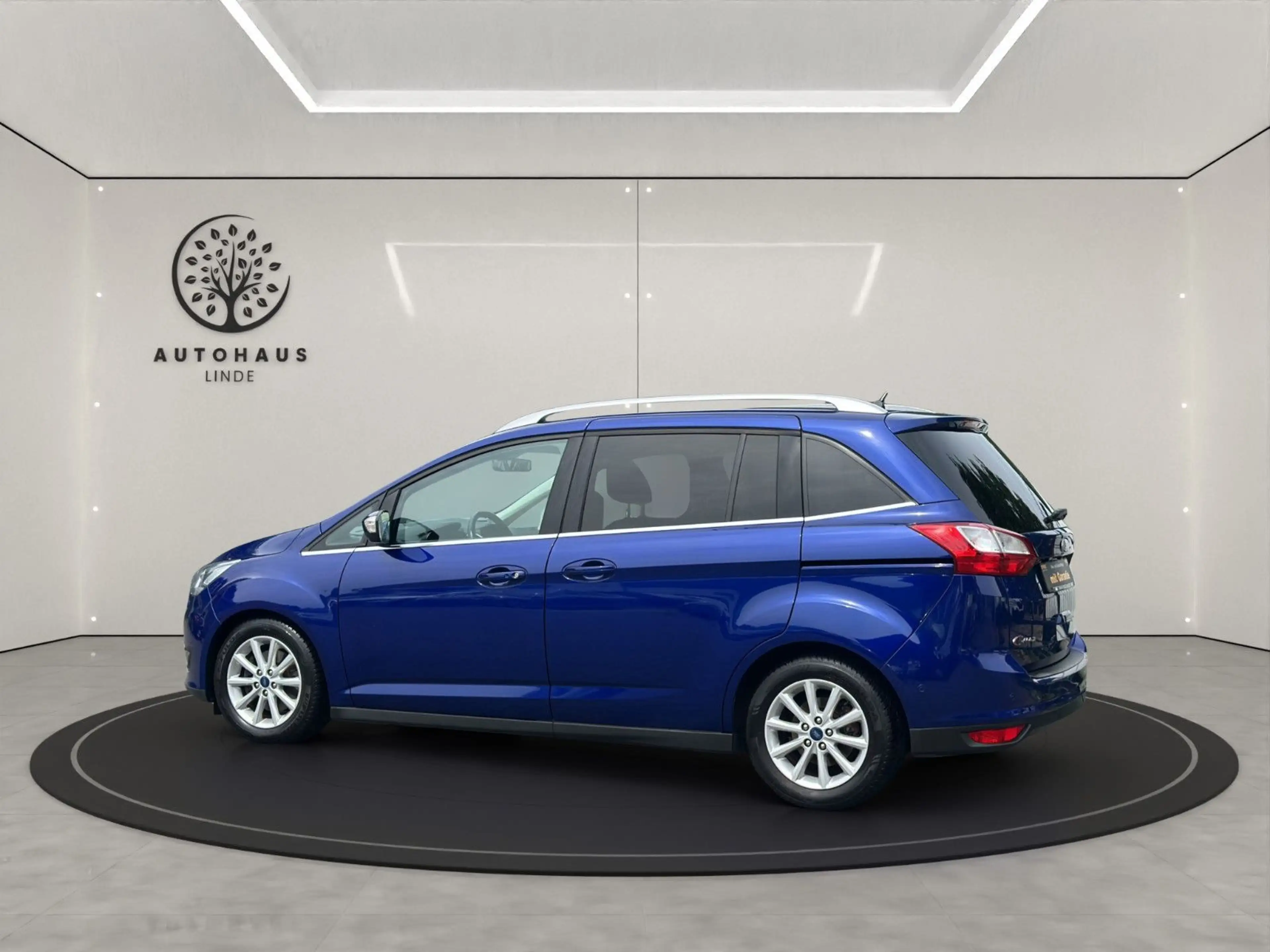 Ford Grand C-Max 1,5 EcoBoost 110kW Titanium 6 Sitze — photo 3