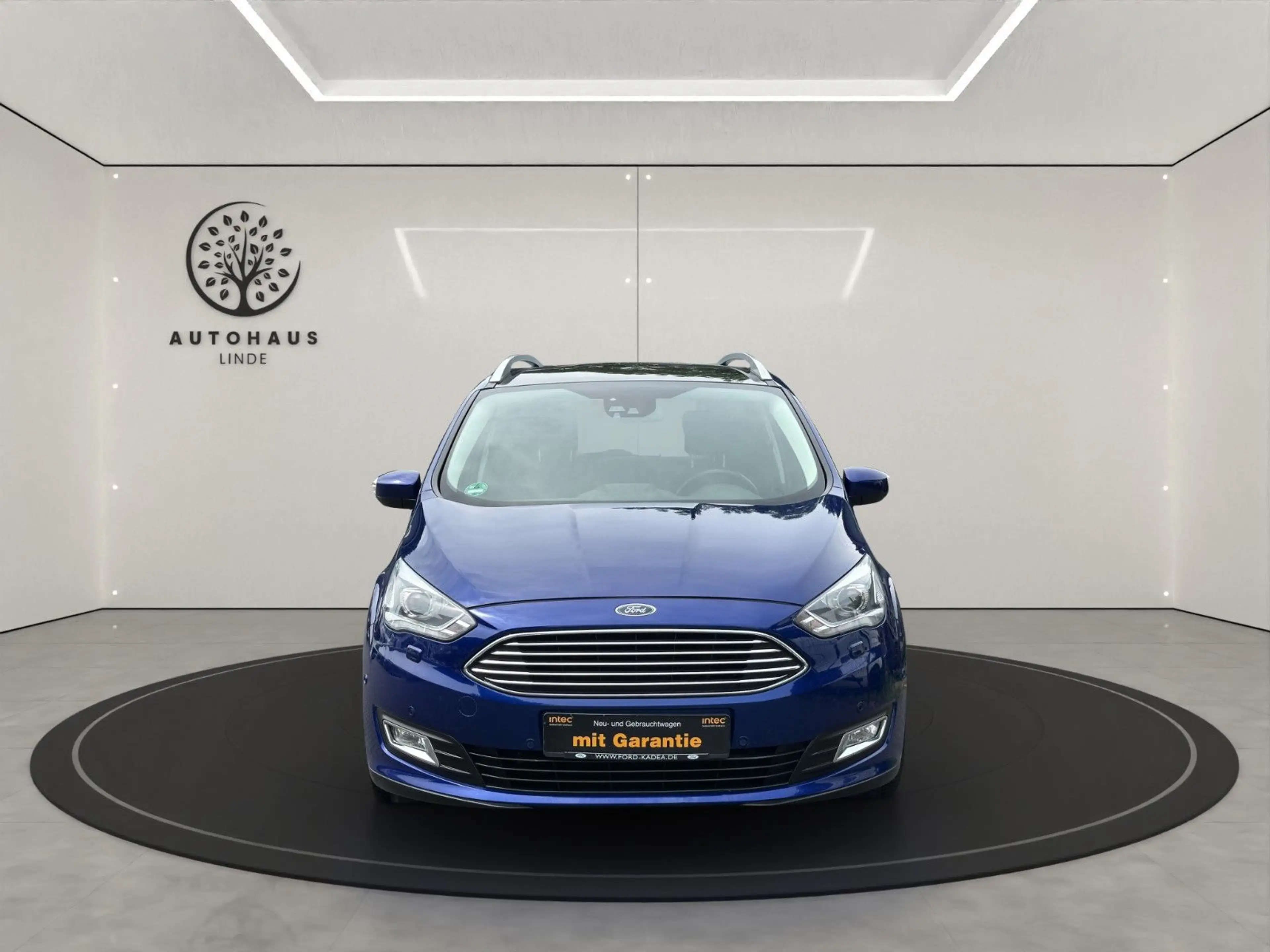 Ford Grand C-Max 1,5 EcoBoost 110kW Titanium 6 Sitze — photo 8