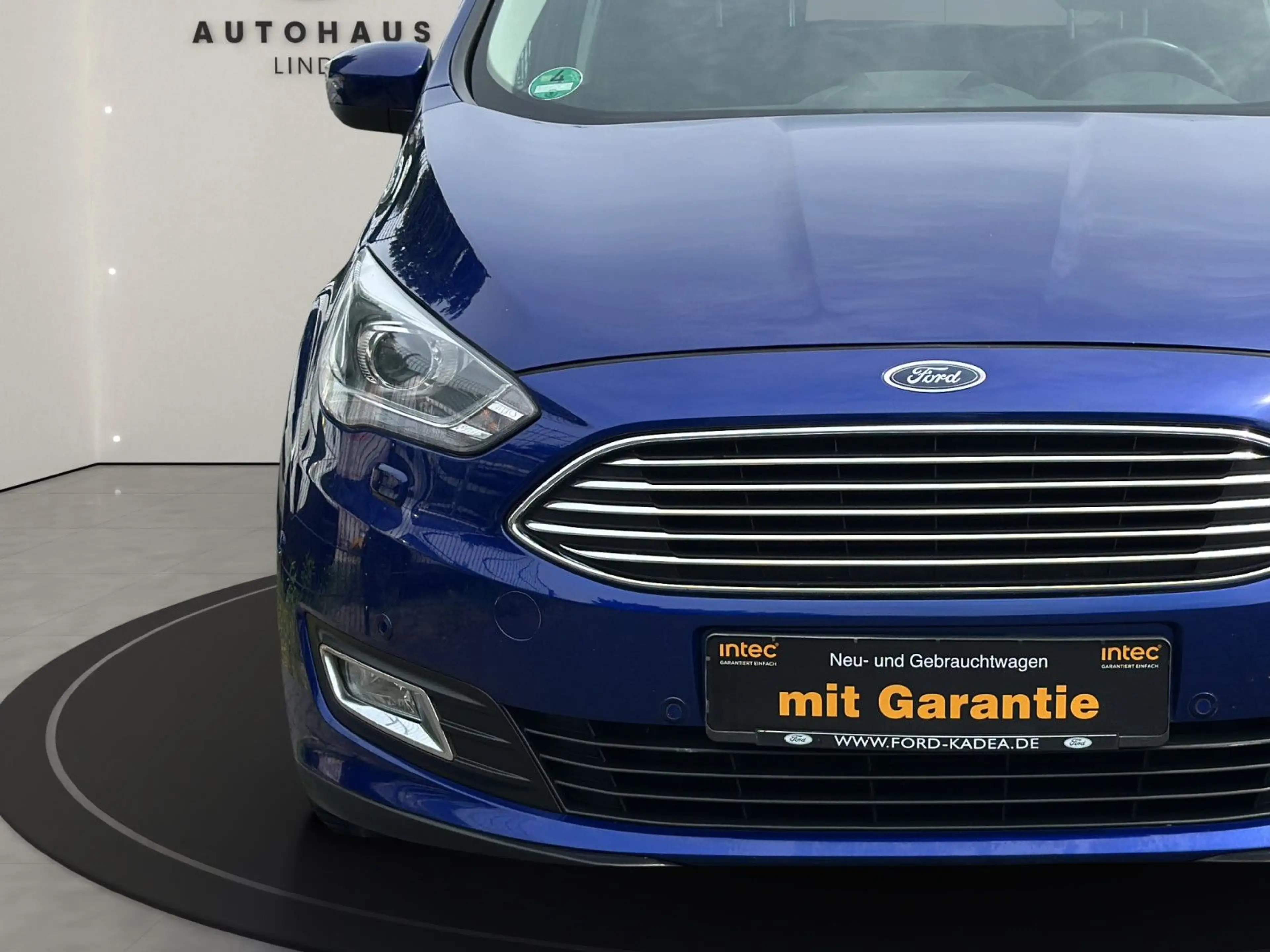 Ford Grand C-Max 1,5 EcoBoost 110kW Titanium 6 Sitze — photo 11