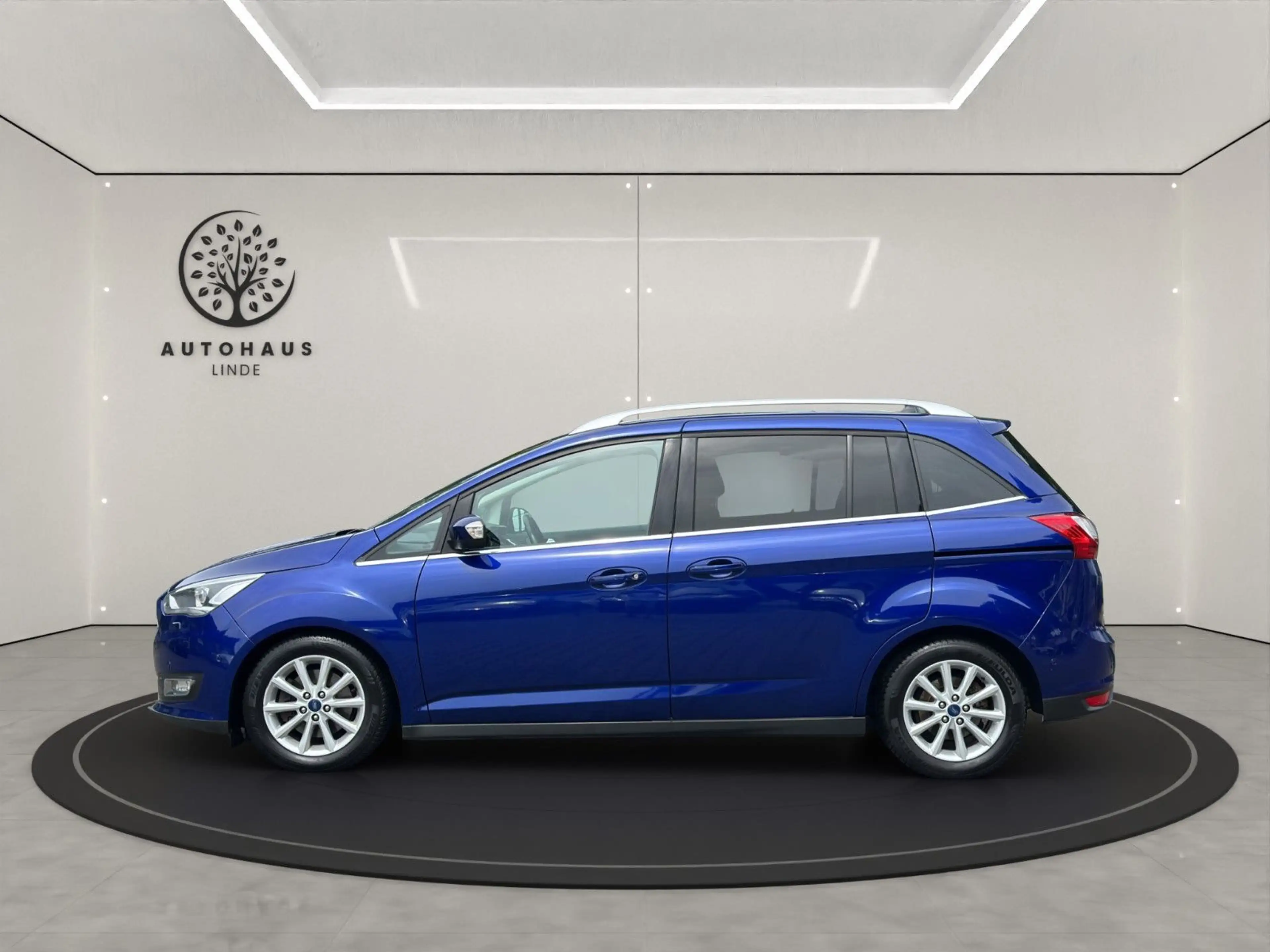 Ford Grand C-Max 1,5 EcoBoost 110kW Titanium 6 Sitze — photo 2