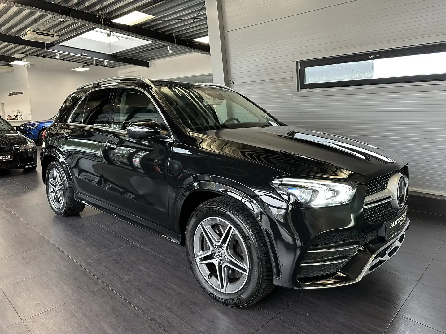 Mercedes-Benz GLE 450 4M AMG|Airmat|StHzg|Pano|AHK|Distr+|LM20 Nero - 1