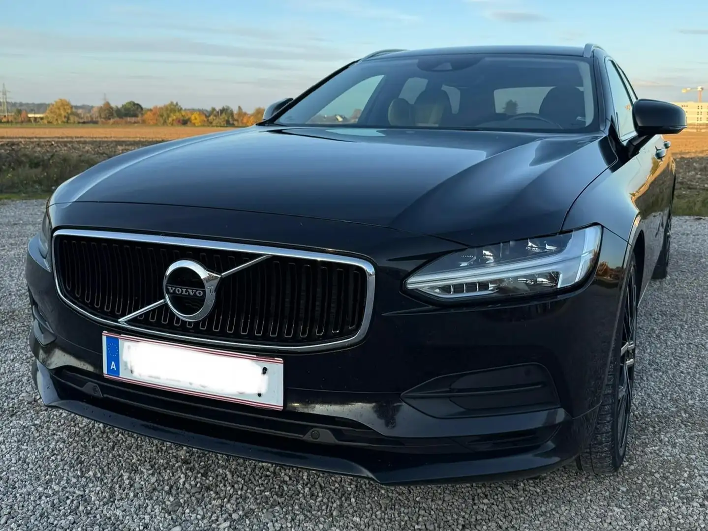 Volvo V90 V90 D4 Geartronic MomentumMomentum Schwarz - 2
