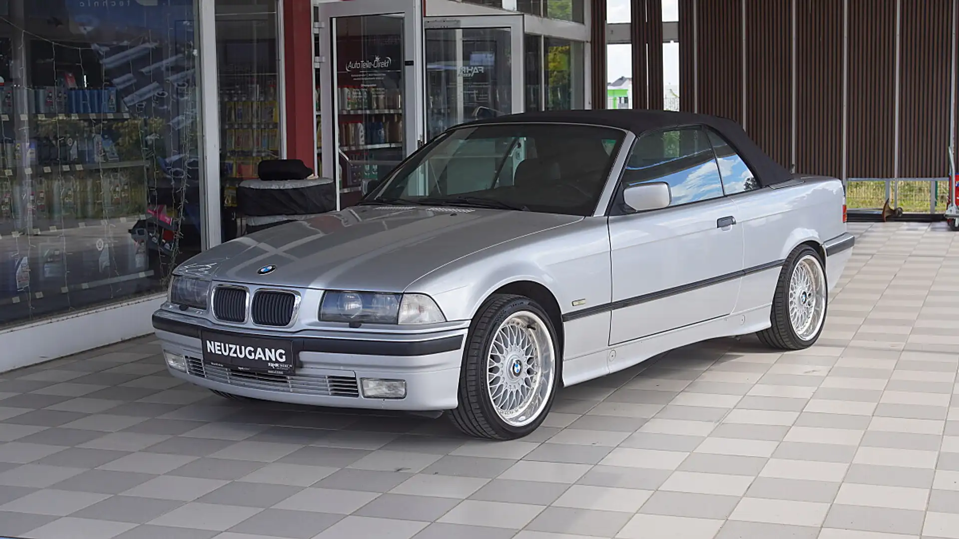 BMW 318 i Cabrio Roadster//HARDTOP//WINDSHOT//TOPZUSTAN... Silber - 1