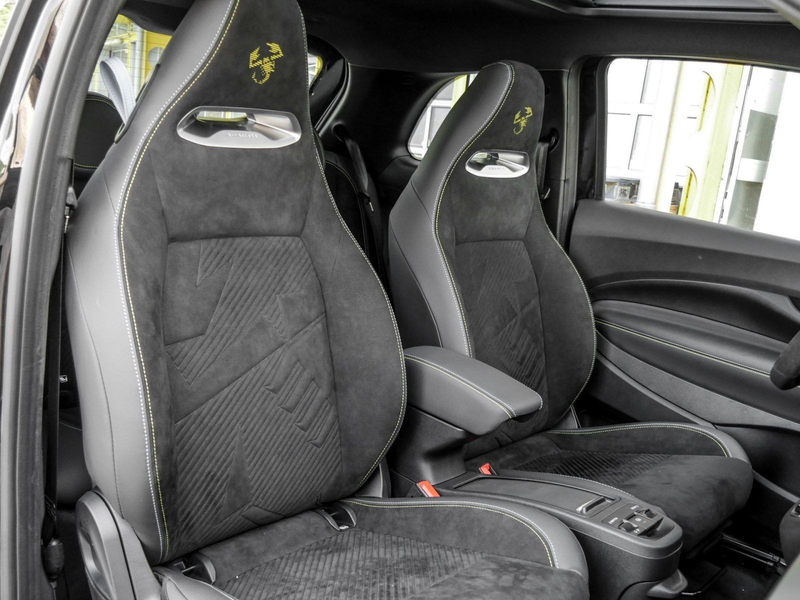 Abarth 500e 42 kWh Turismo — photo 6