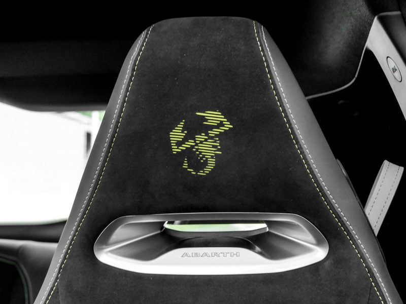 Abarth 500e 42 kWh Turismo — photo 13