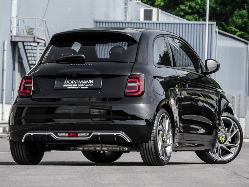 Abarth 500e 42 kWh Turismo — photo 2