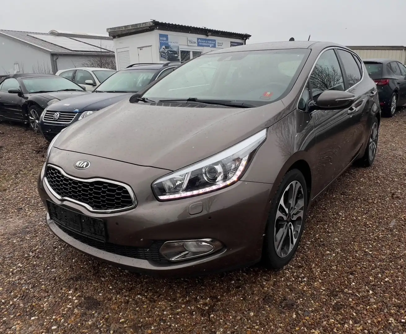 Kia Ceed / cee'd 1.6 CDRi Automatik/-Navi./-Kamera Beige - 2