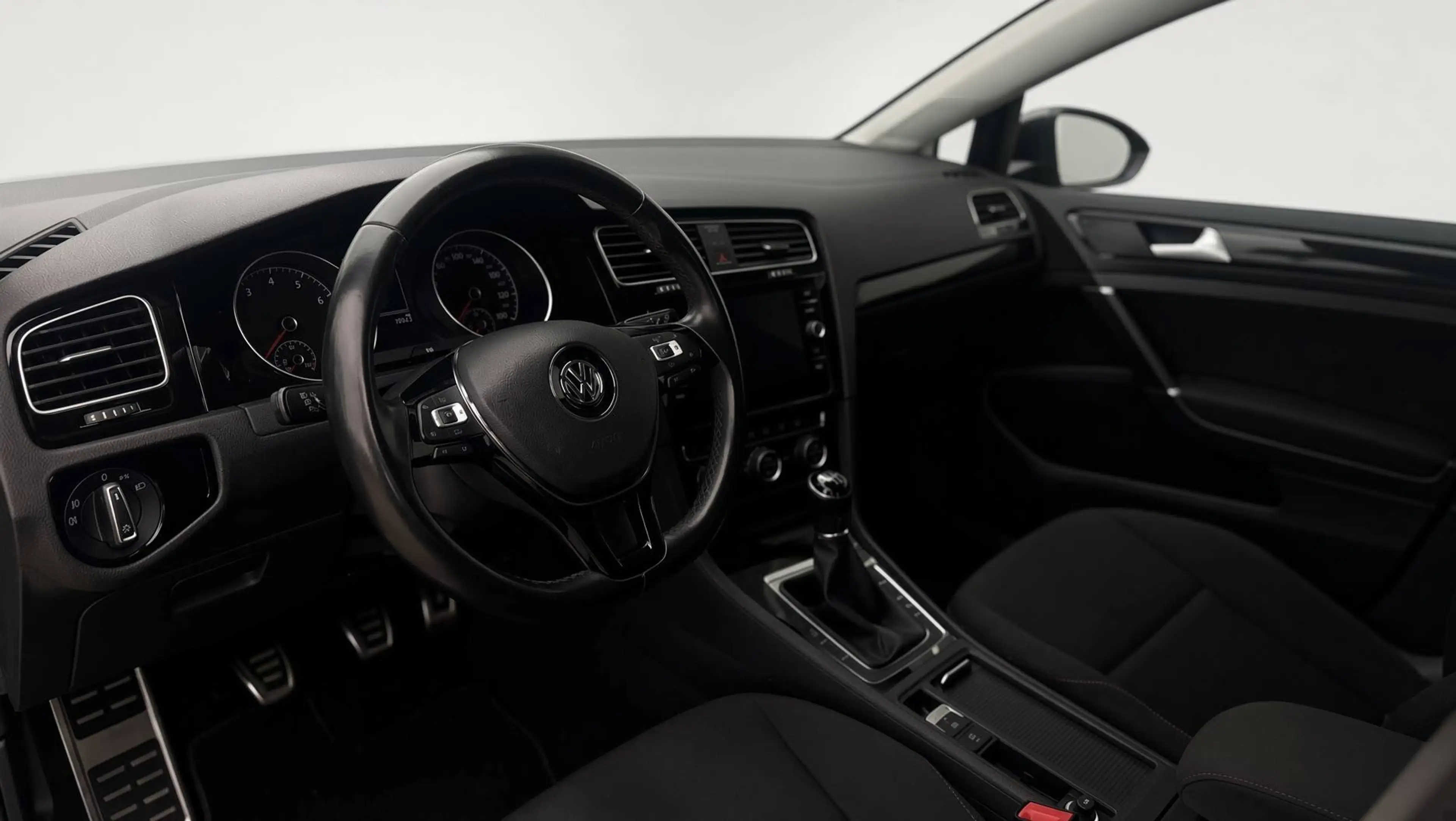 Volkswagen Golf CARPLAY/ABSTANDSTEMPOMAT/SITZHEIZUNG — photo 9