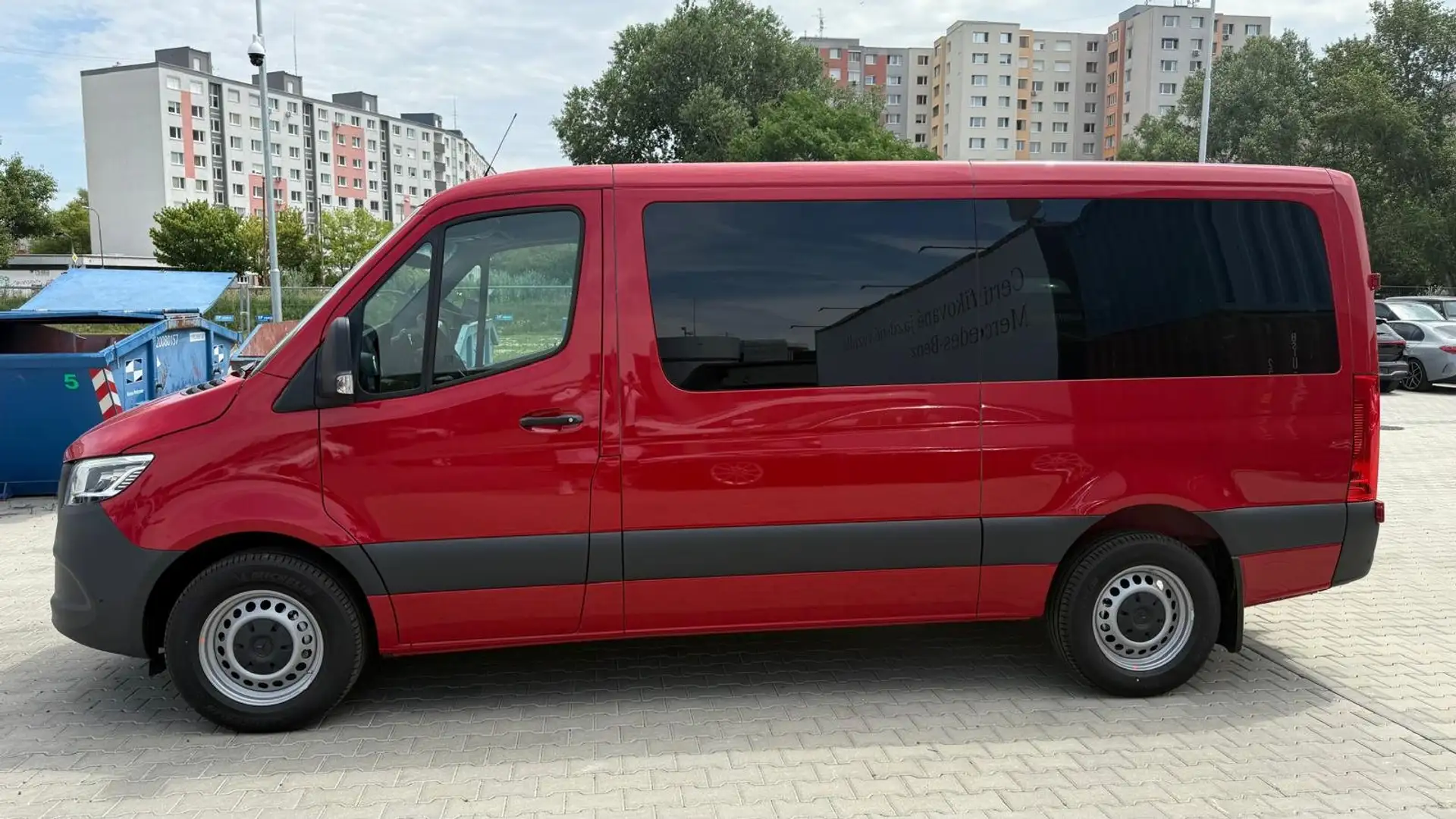 Mercedes-Benz Sprinter 311/315/317/319 CDI RWD L2 (907.733) Rot - 2