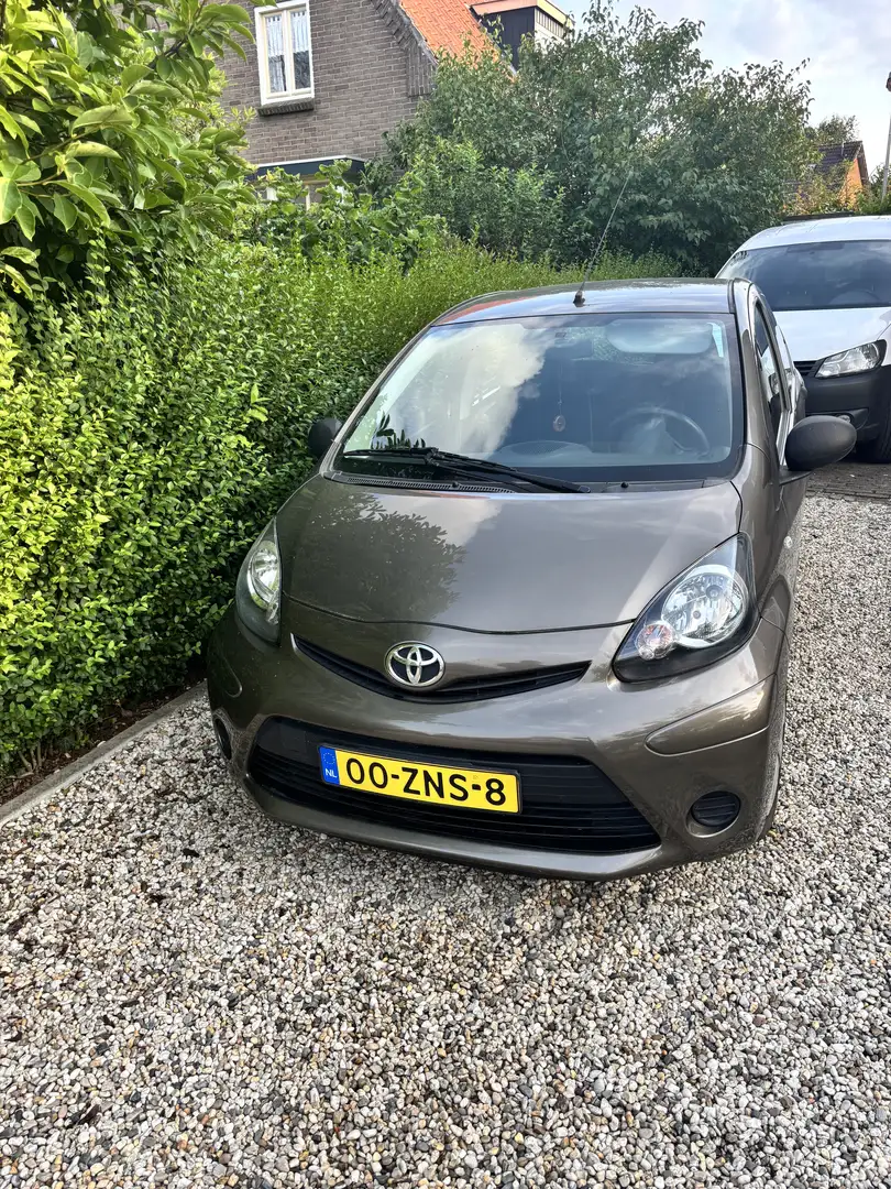 Toyota Aygo 1.0 VVT-i Comfort Bruin - 1