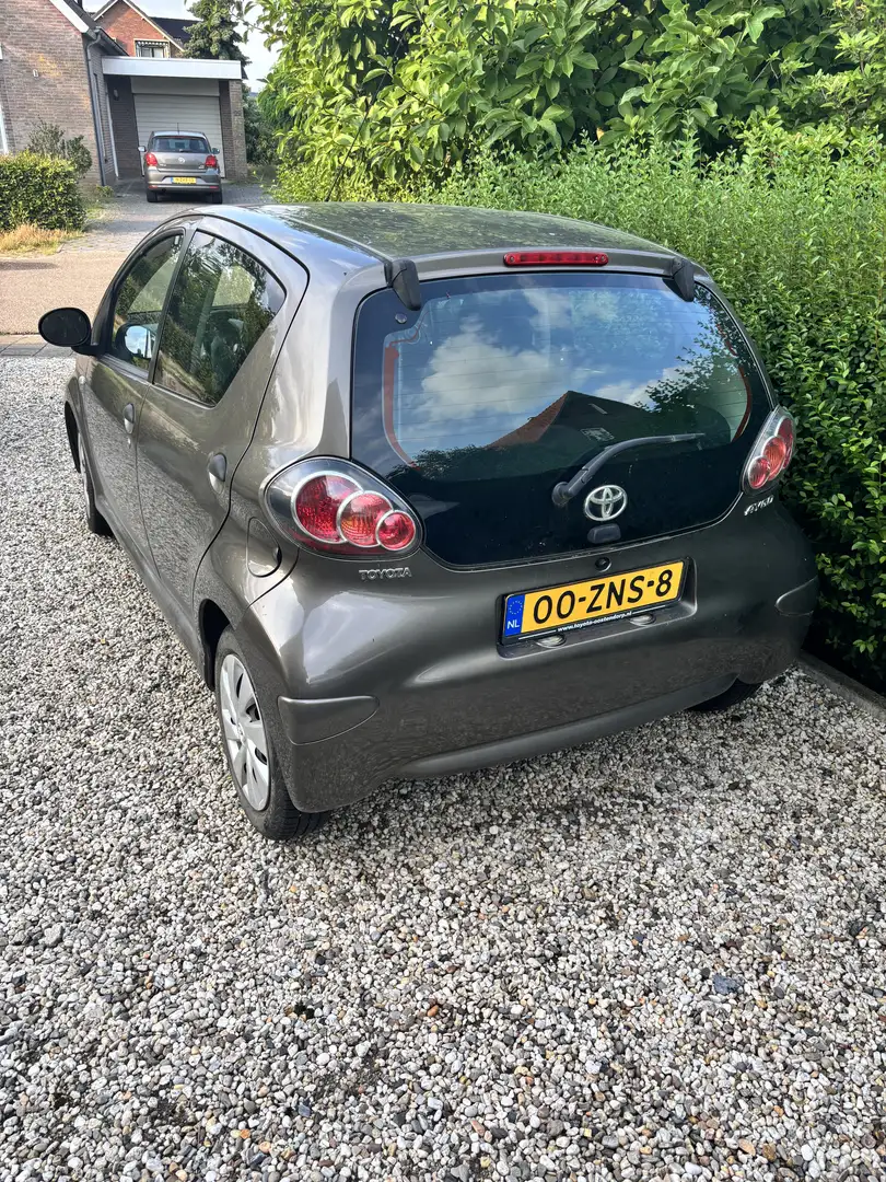 Toyota Aygo 1.0 VVT-i Comfort Bruin - 2
