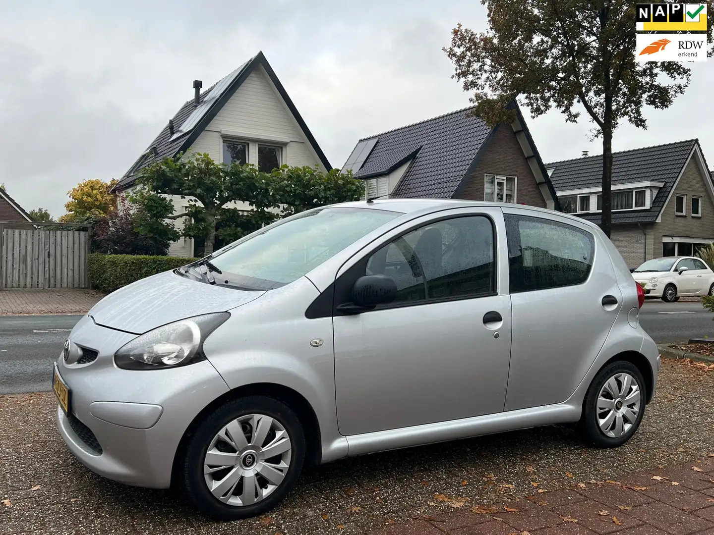 Toyota Aygo 1.0-12V 5 Deurs - NL-AUTO NAP! Gris - 1