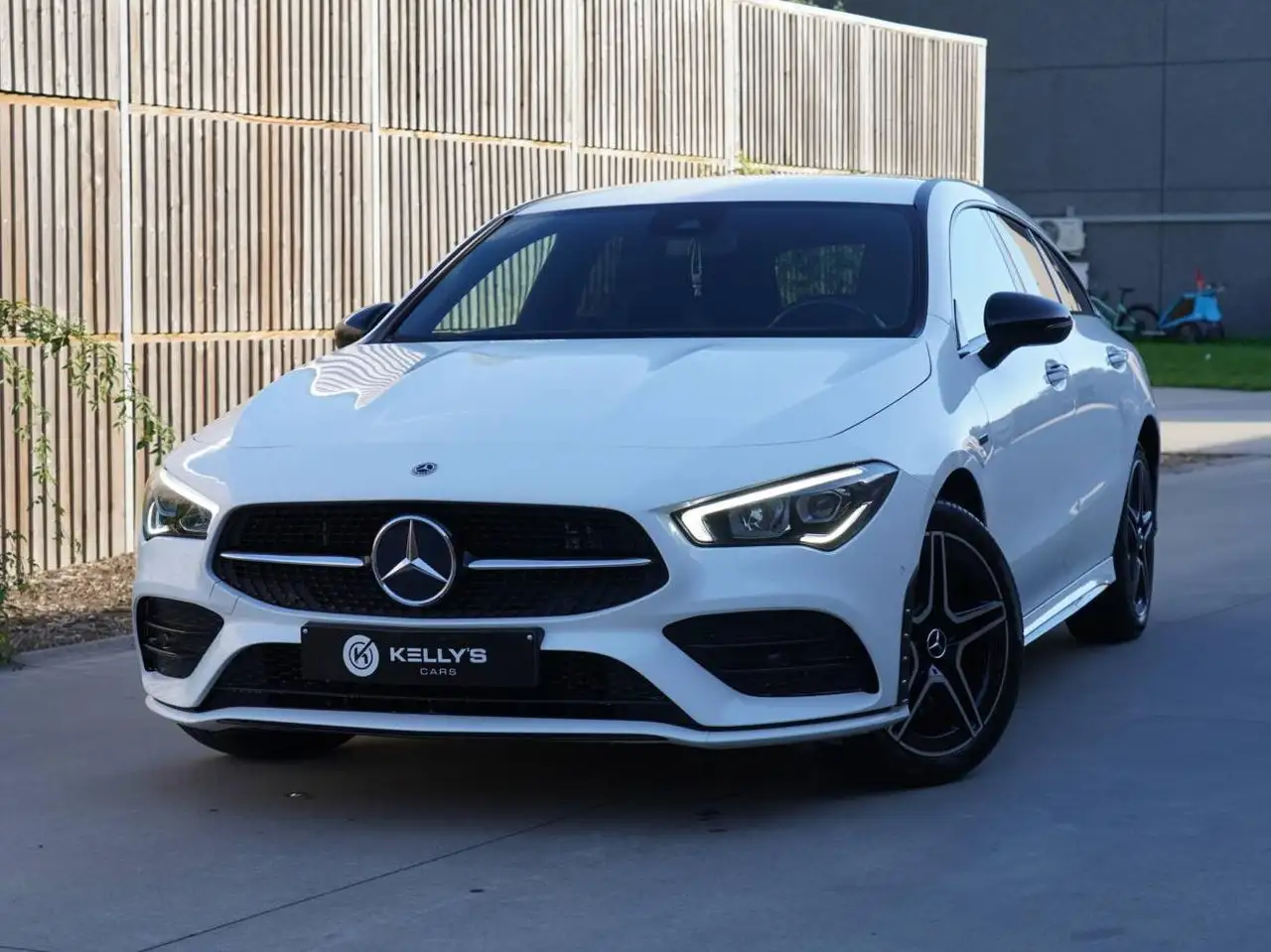 Mercedes-Benz CLA 250 e PHEV AMG-line**CAM/Sfeerverlichting/Carplay**Topstaat!! — photo 1 of 25