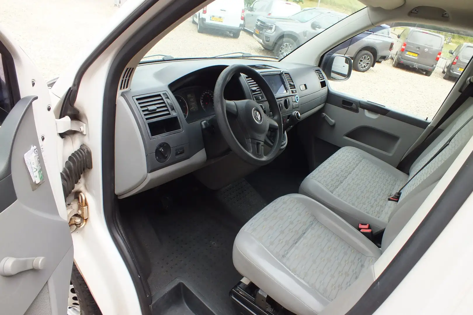 Volkswagen Transporter 2.0 TDI L2H1 Basel. 3-zits Alb - 2