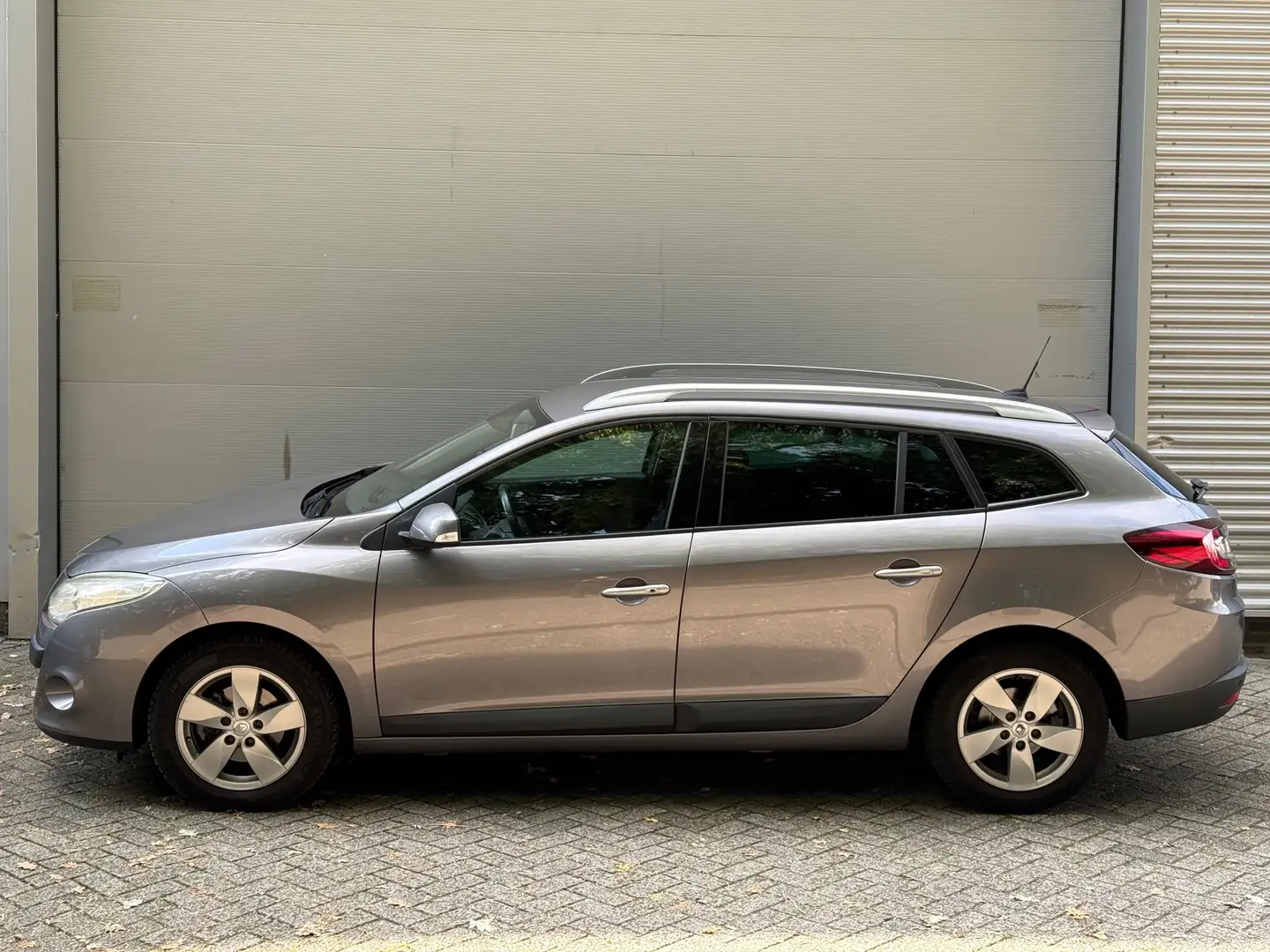 Renault Megane Estate 1.5 dCi Dynamique navi l Distr VV 2021 l Cr Gris - 2
