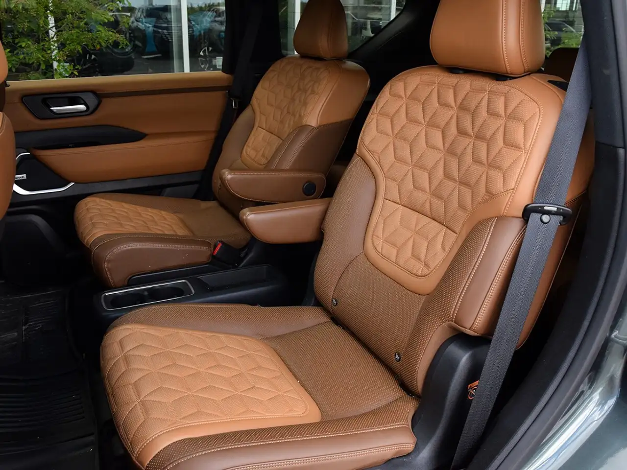Nissan Armada снимка Nissan Armada