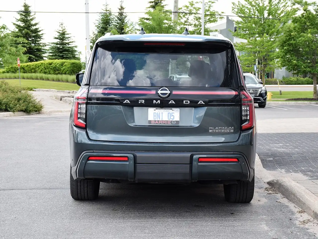 Nissan Armada снимка Nissan Armada