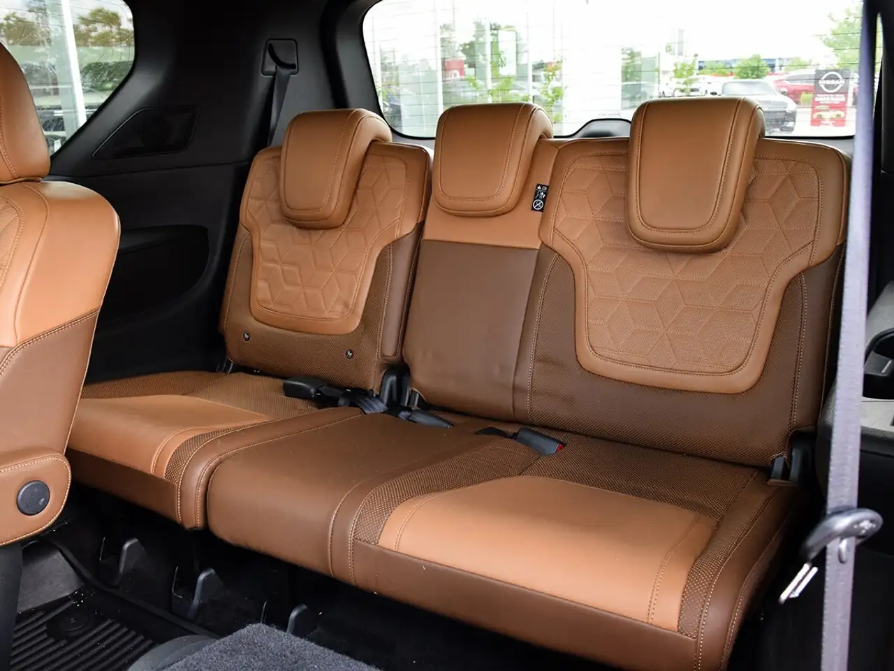 Nissan Armada снимка Nissan Armada