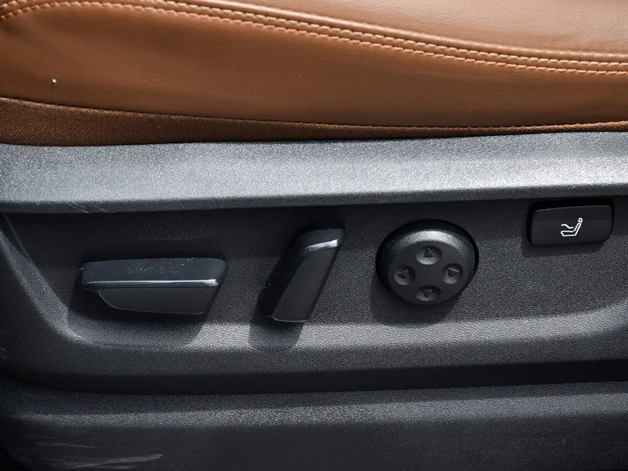 Nissan Armada снимка Nissan Armada