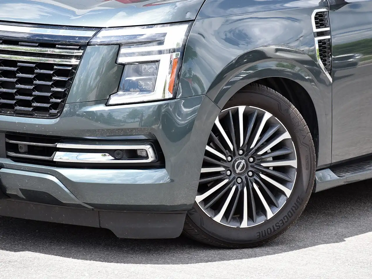 Nissan Armada снимка Nissan Armada