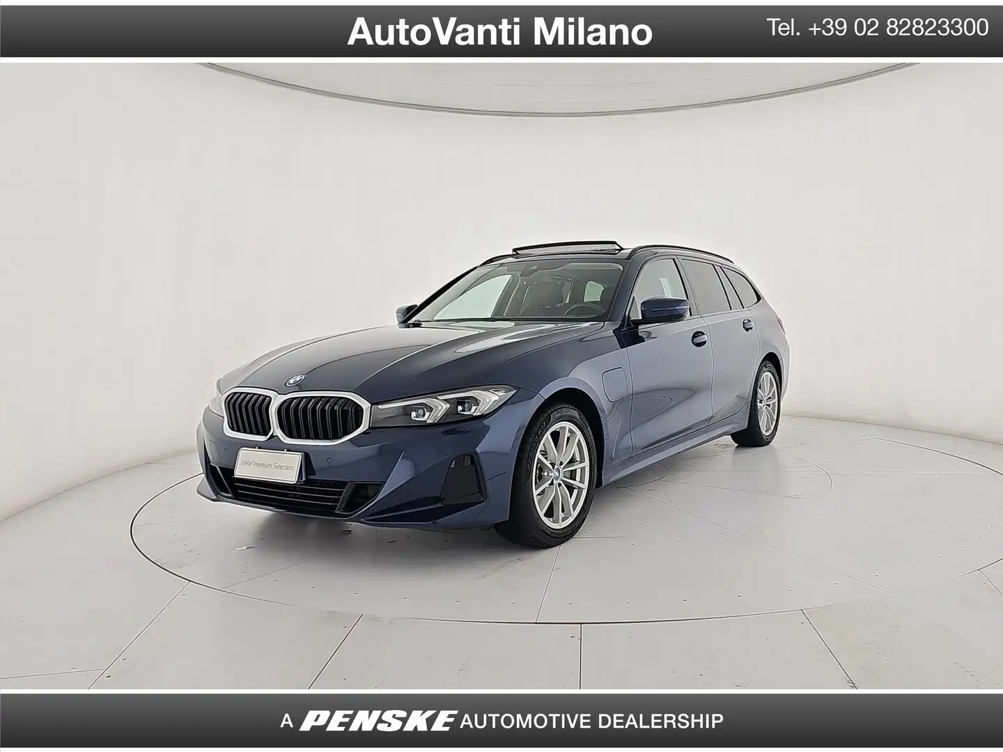 BMW 330 330e xDrive Touring Blau - 1