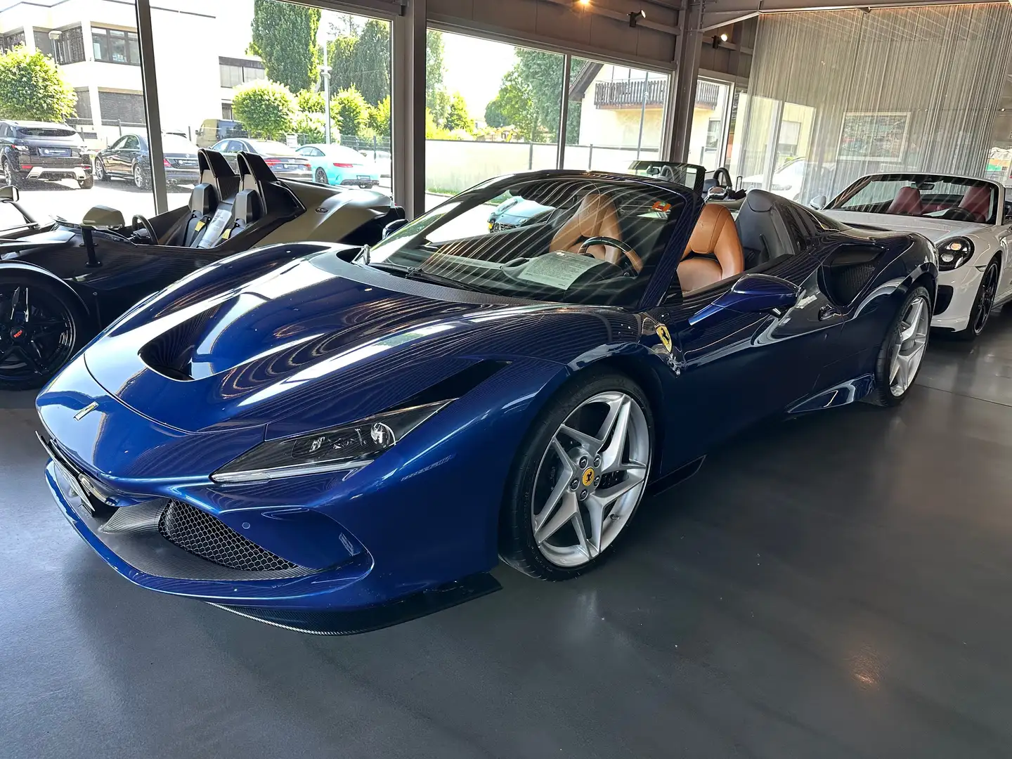 Ferrari F8 Spider F8 Spider*Carbon ADAS JBL Lift Diamond Stiching* Bleu - 1