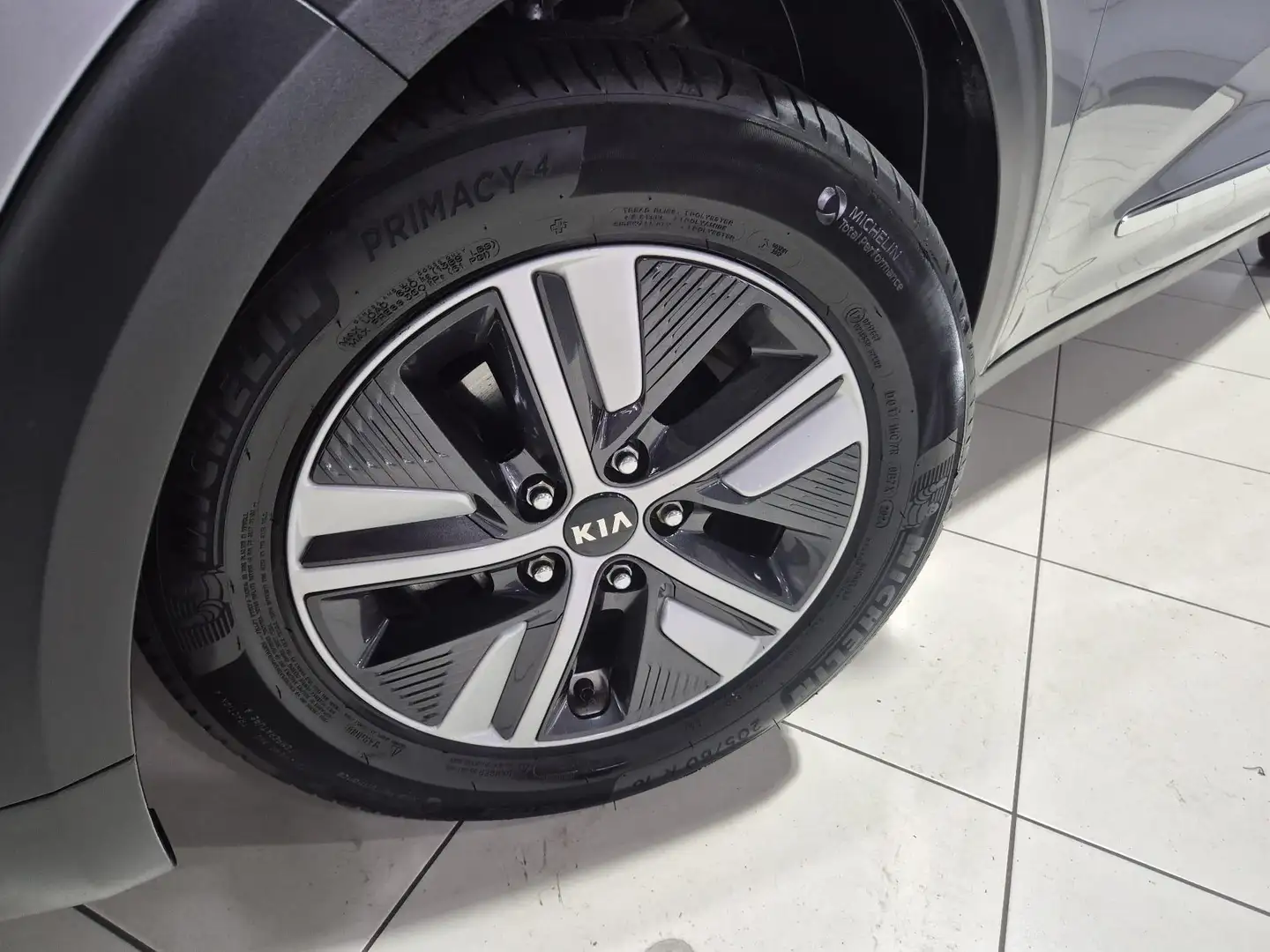 Kia Niro 1.6 GDi PHEV DynamicLine , Apple Carplay/Android A Grijs - 2
