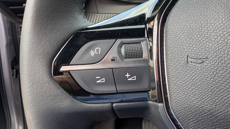 Peugeot e-2008 EV Allure Avantage 54 kWh — photo 7