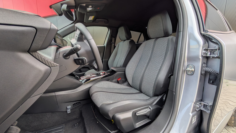 Peugeot e-2008 EV Allure Avantage 54 kWh — photo 2