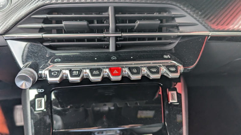 Peugeot e-2008 EV Allure Avantage 54 kWh — photo 15
