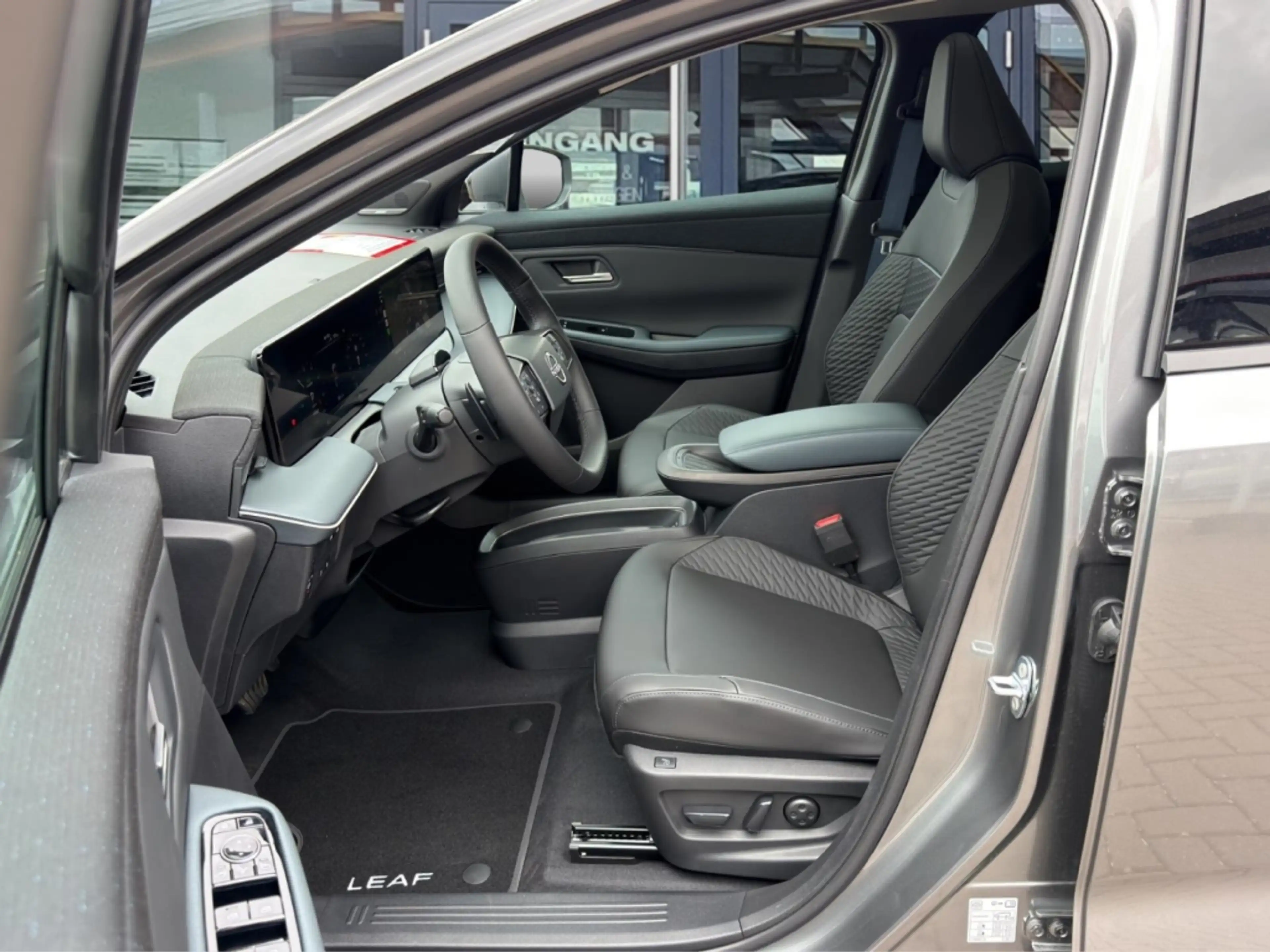 Nissan Leaf Evolve 75 kWh °PANO°HUD°Kamera°Navi°SHZ° — photo 7