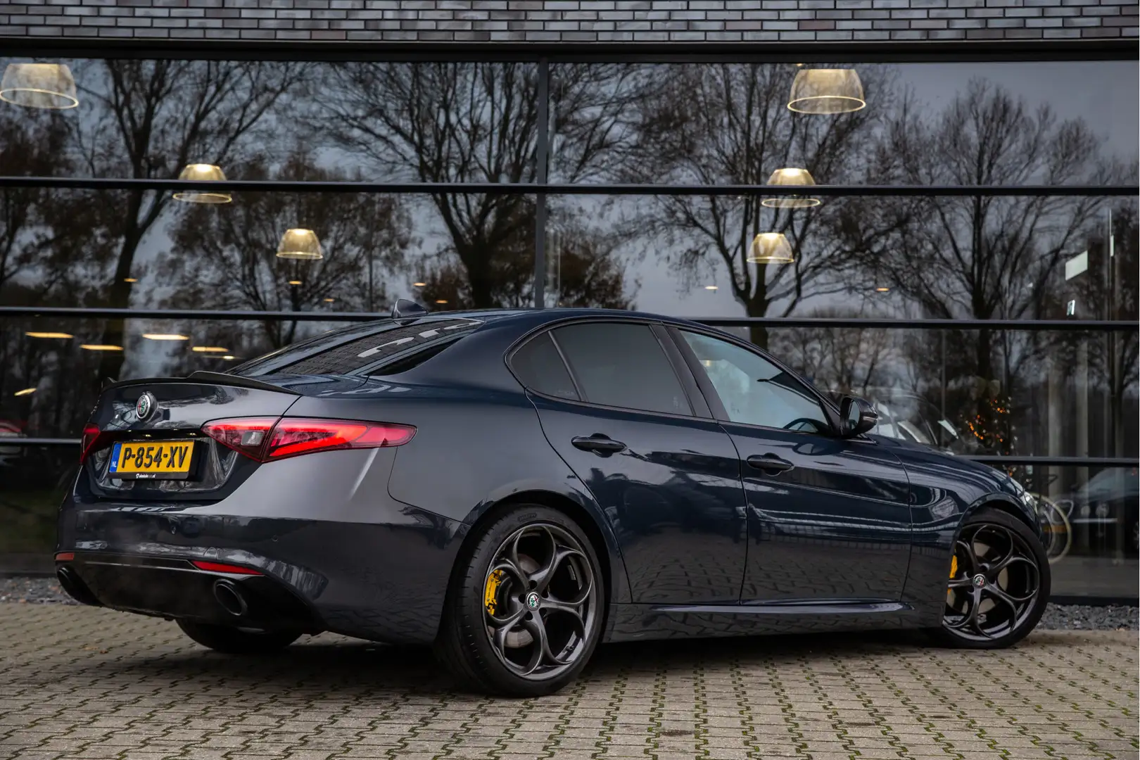 Alfa Romeo Giulia 2.0T B-Tech , Carbon-delen exterieur, Memory-seats Grigio - 2