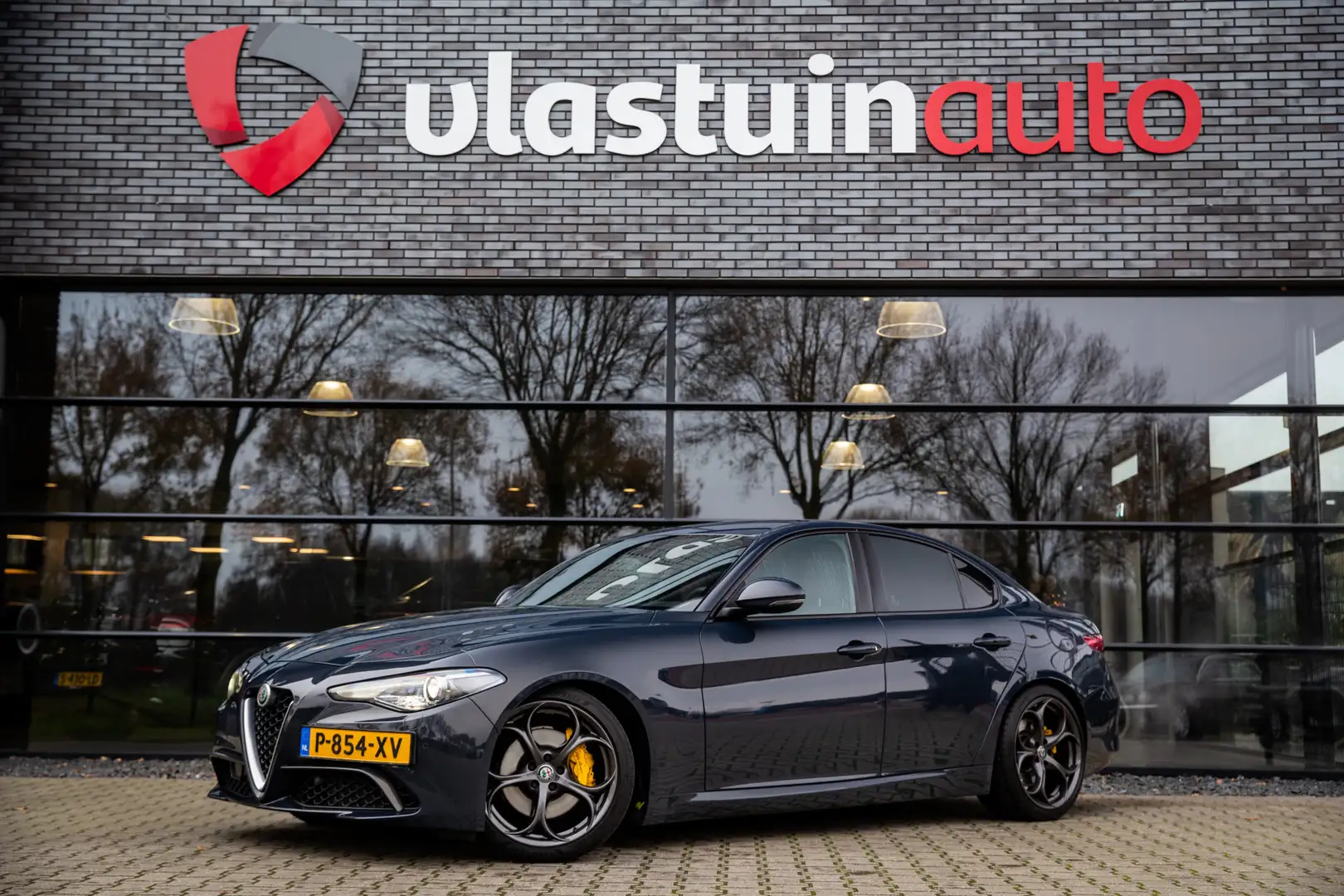 Alfa Romeo Giulia 2.0T B-Tech , Carbon-delen exterieur, Memory-seats Grigio - 1