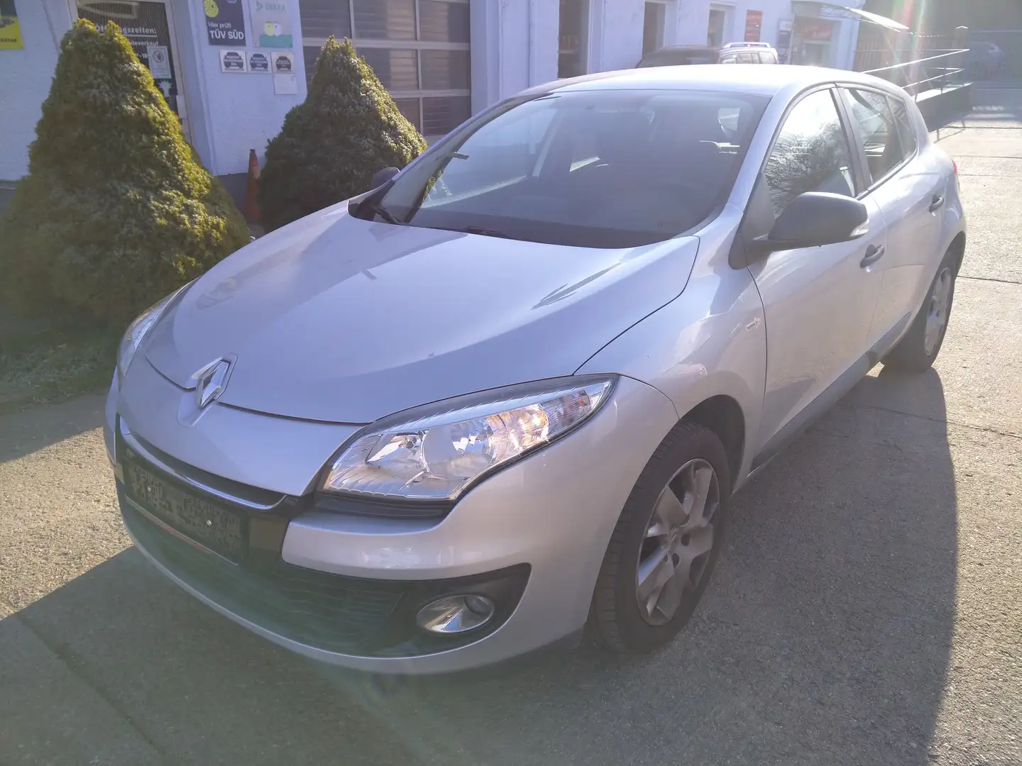 Renault Megane Tomtom Edition Silber - 2